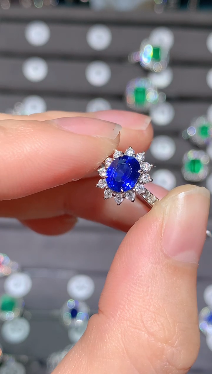 【闪购商品】蓝宝石戒指18K金镶嵌1.01CT