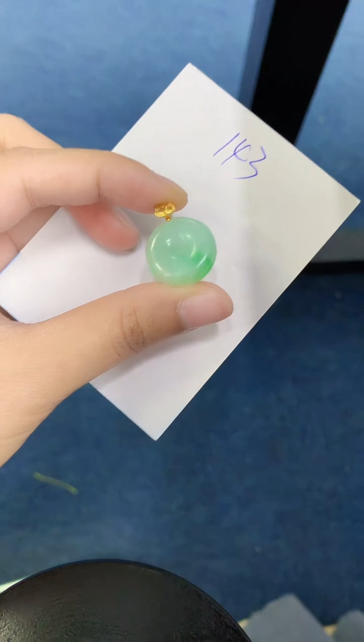 翡翠未镶嵌颈饰000000000