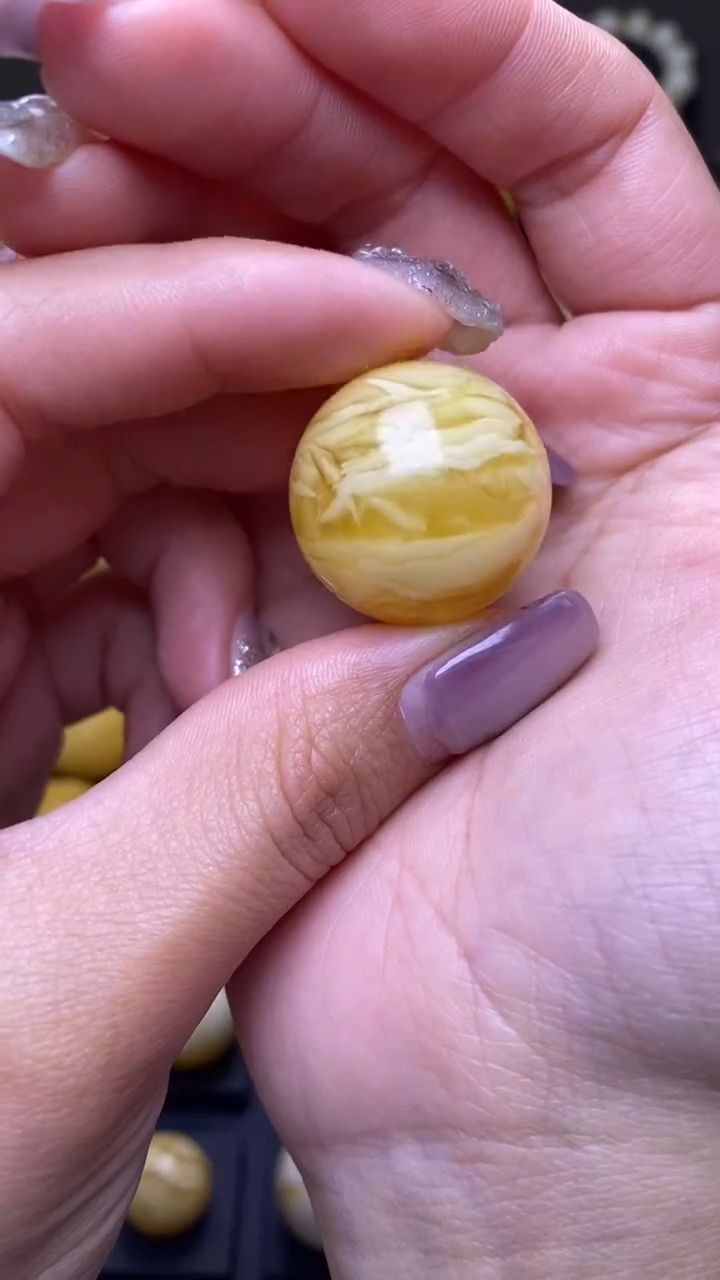 【闪购商品】琥珀裸石未镶嵌葵. 71