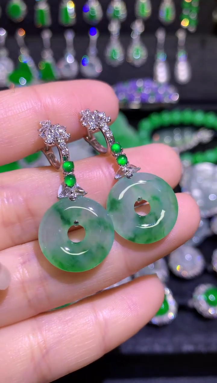 【闪购商品】翡翠耳饰18K金镶嵌高冰飘金丝绿甜甜圈耳坠