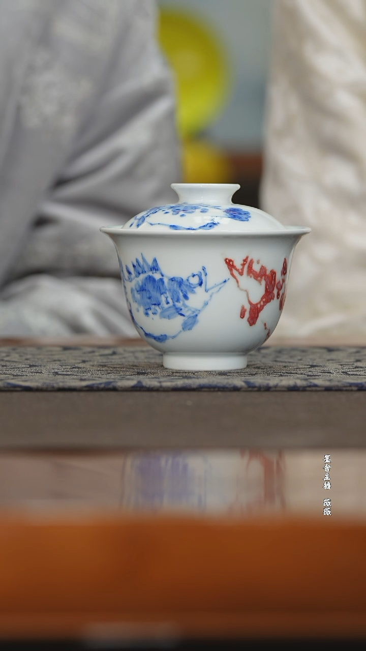 【闪购商品】皇窑黄云鹏亲工青花釉里红二才盖碗