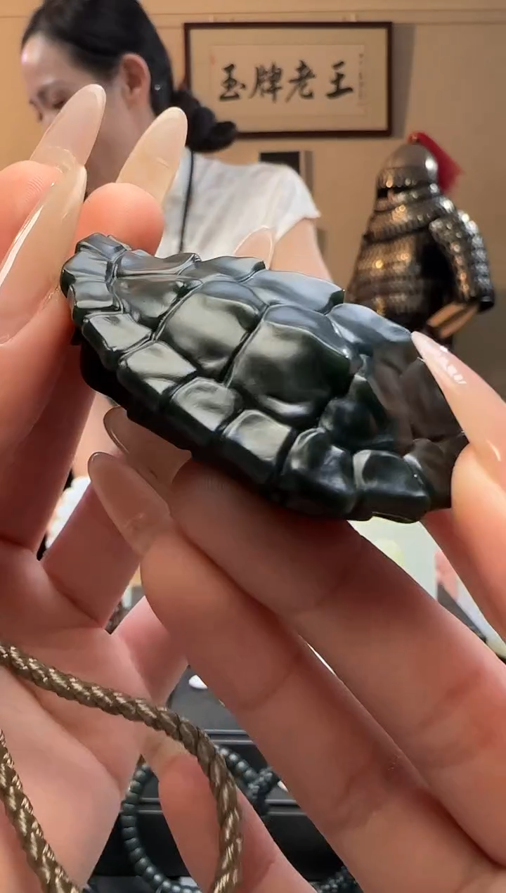 【闪购商品】和田玉青玉富甲天下未镶嵌手把件