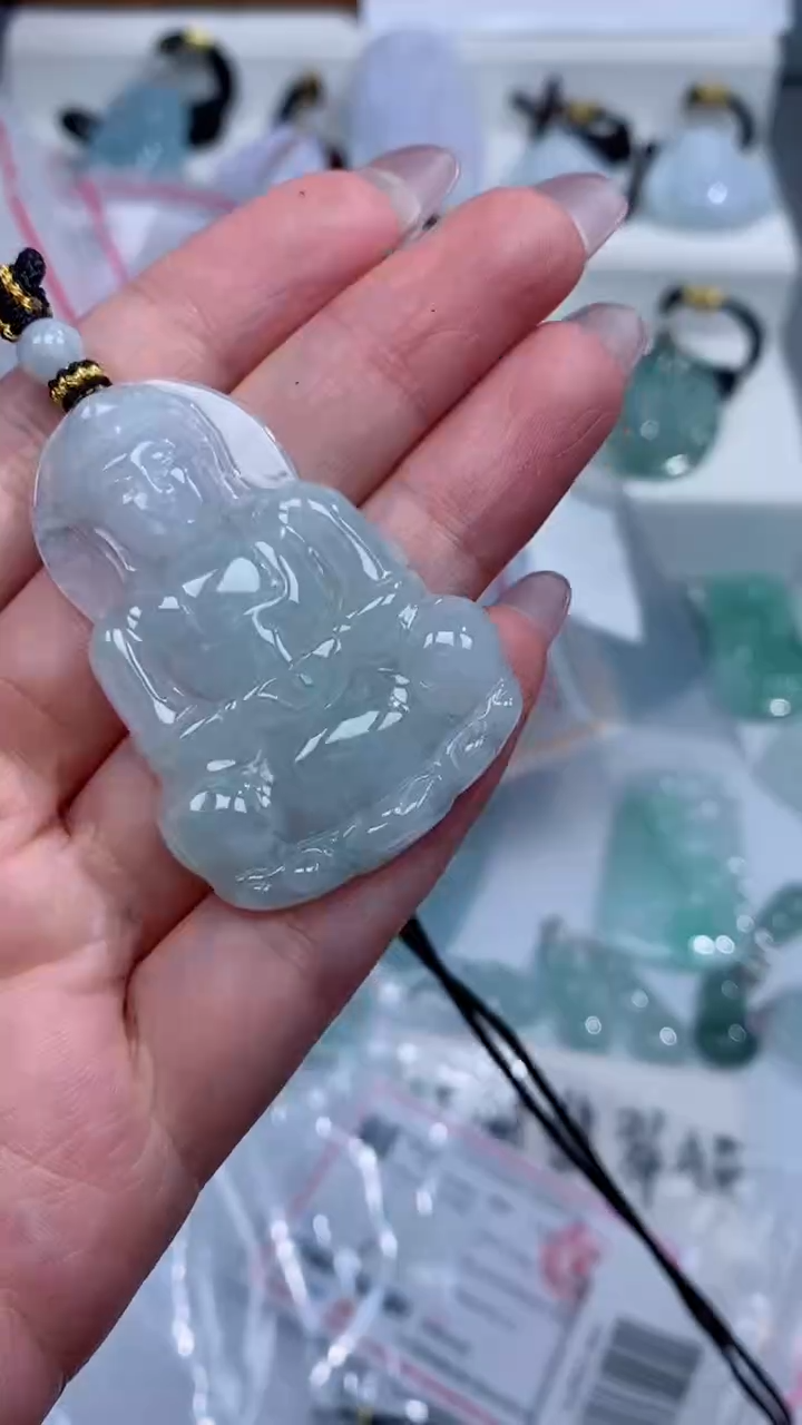 颈饰未镶嵌翡翠吊坠