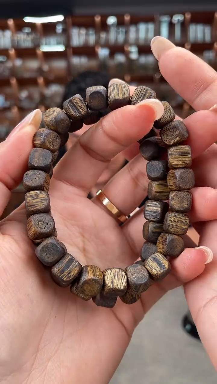 【闪购商品】沉香手串26号老料国香绿奇楠多样性发一条