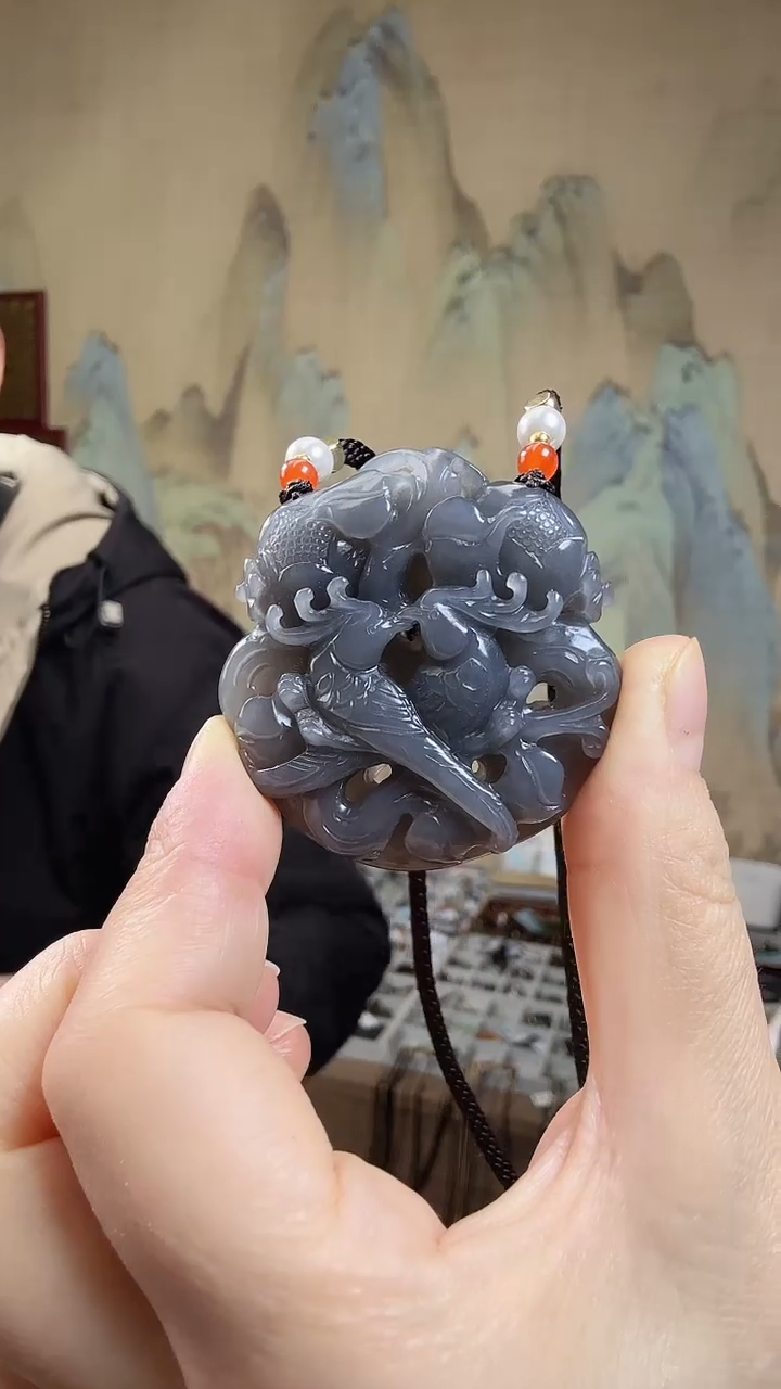 颈饰未镶嵌和田玉.