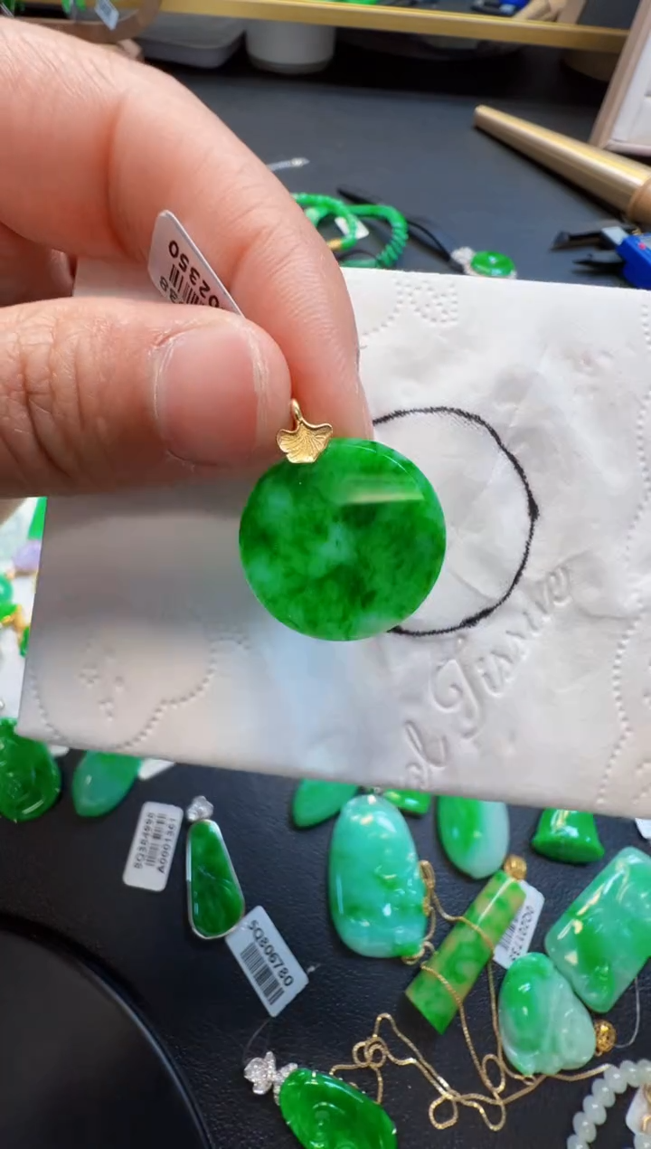 【闪购商品】定制翡翠18K金镶嵌1380元