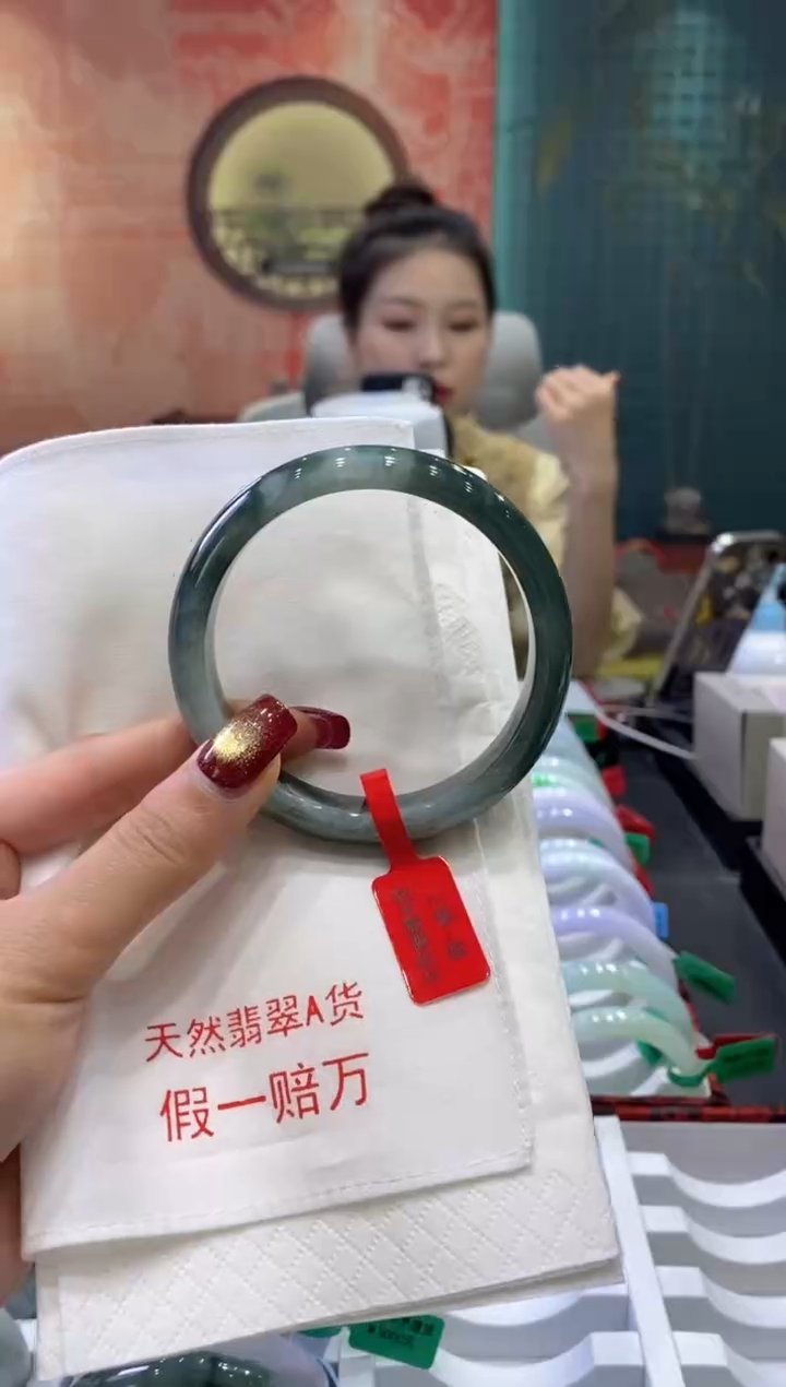 【闪购商品】翡翠手镯未镶嵌多人03332