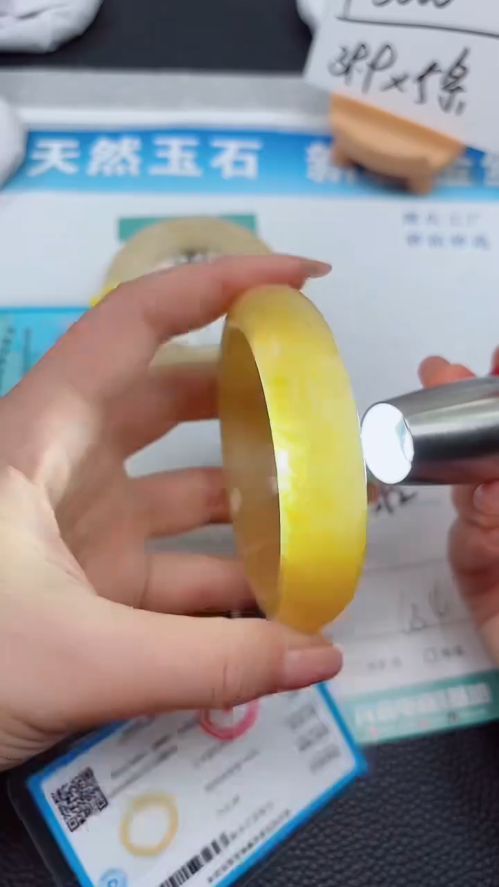 【闪购商品】石英质玉手镯未镶嵌392