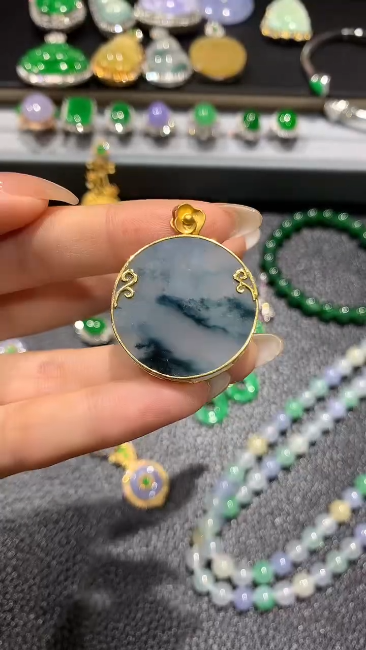 【闪购商品】翡翠吊坠(不含链)18K金镶嵌6团购