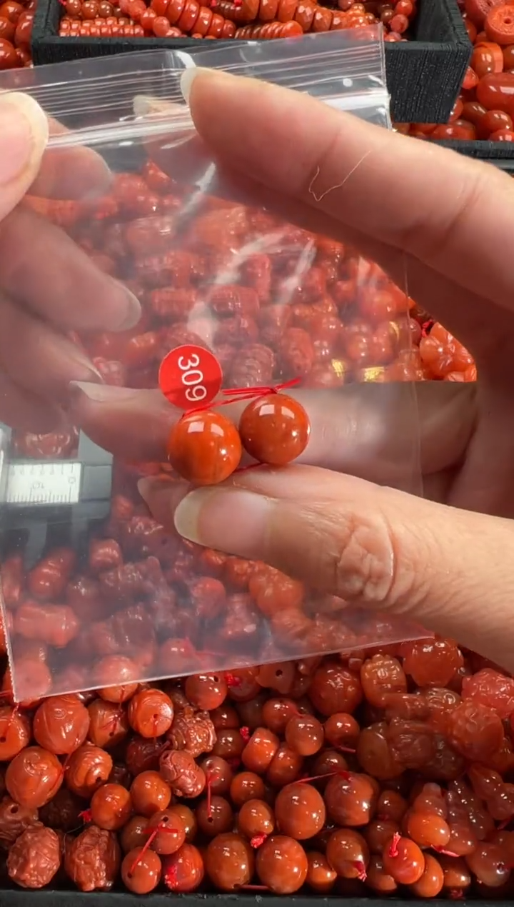 【闪购商品】南红玛瑙颈饰未镶嵌1