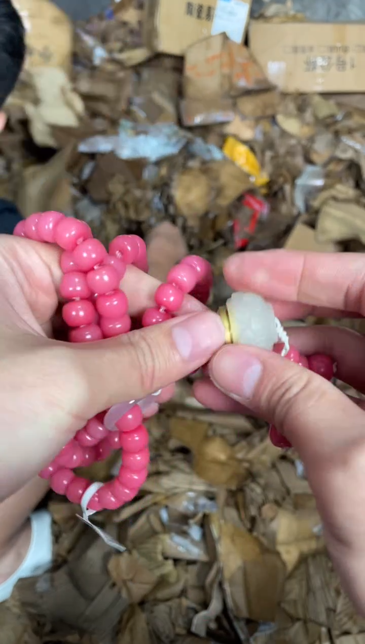 木质非金属捧月文创福利闪购商品