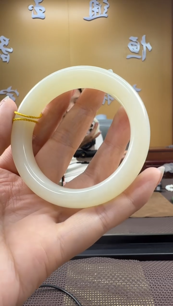 颈饰未镶嵌和田玉手镯55