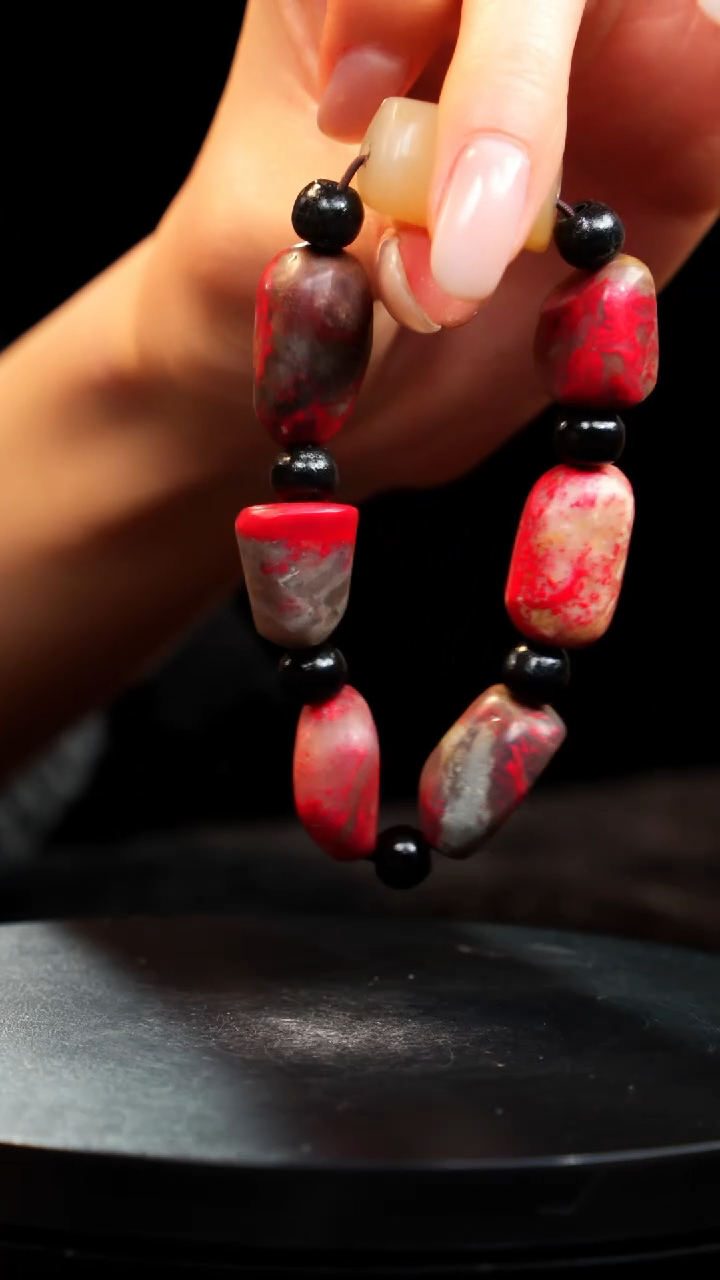 鸡血石赵*宏牛角冻鸡血石