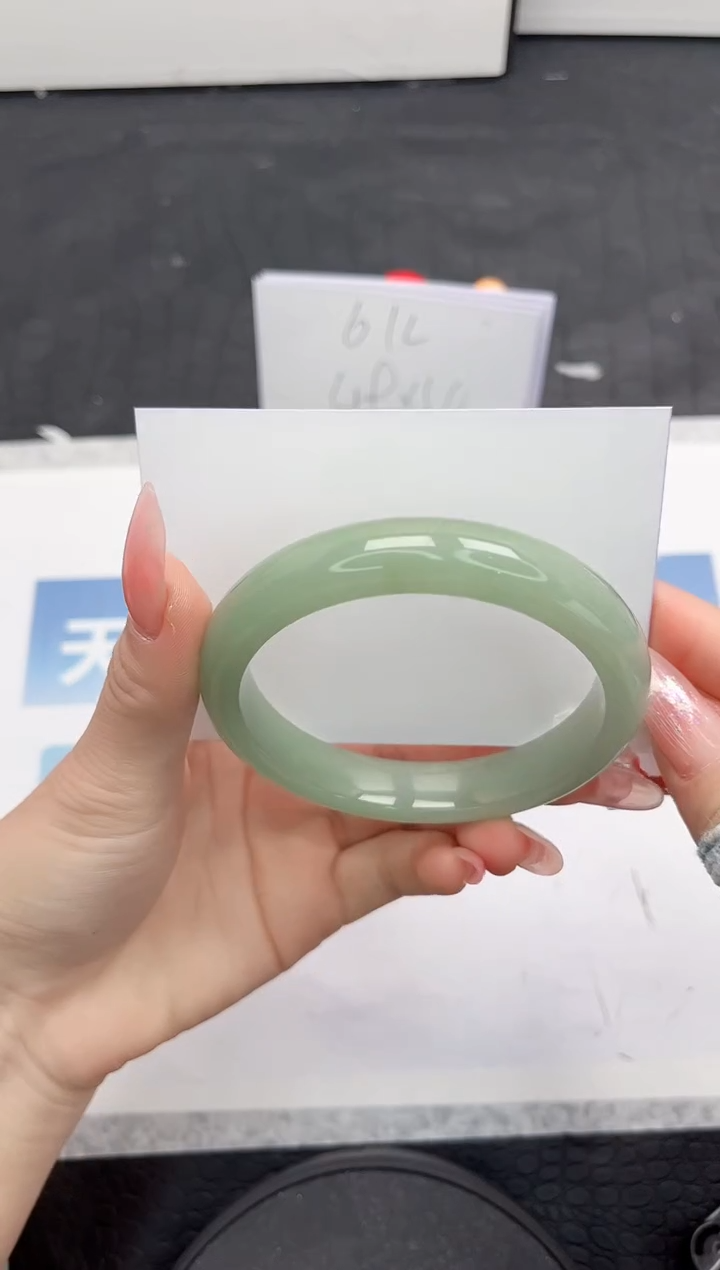 【闪购商品】石英质玉手镯未镶嵌280-59.8