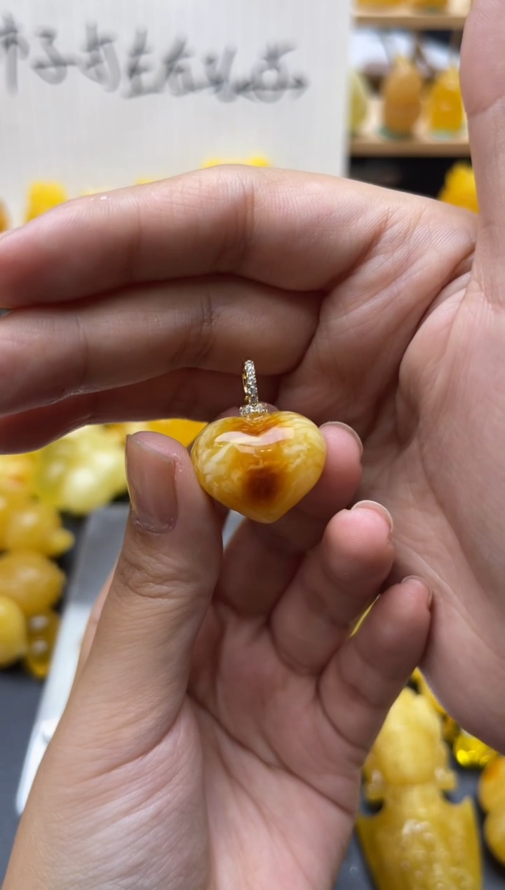 琥珀未镶嵌珠宝奇石?****?056琥珀蜜蜡微瑕