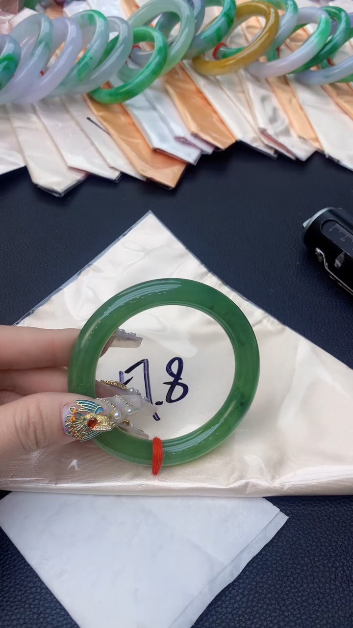 【闪购商品】翡翠手镯未镶嵌0699600547