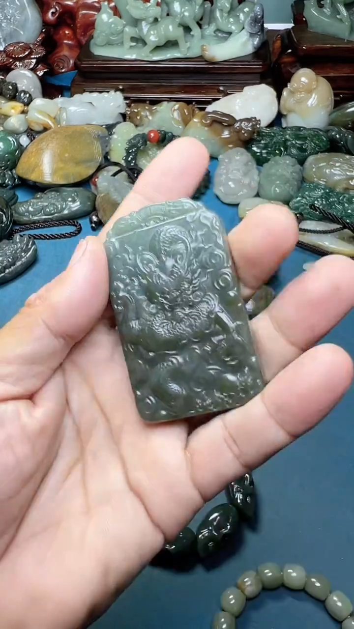 未镶嵌和田玉挂件-