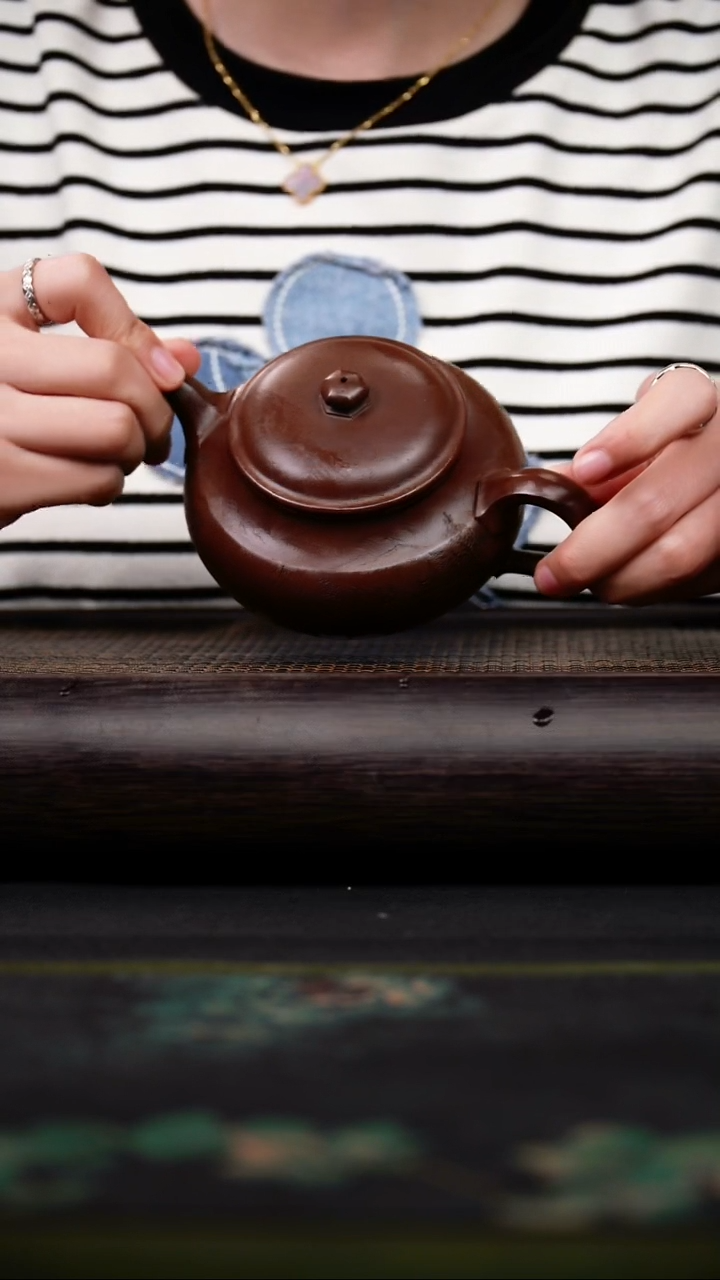 茶壶紫砂革紫泥 大彬折肩