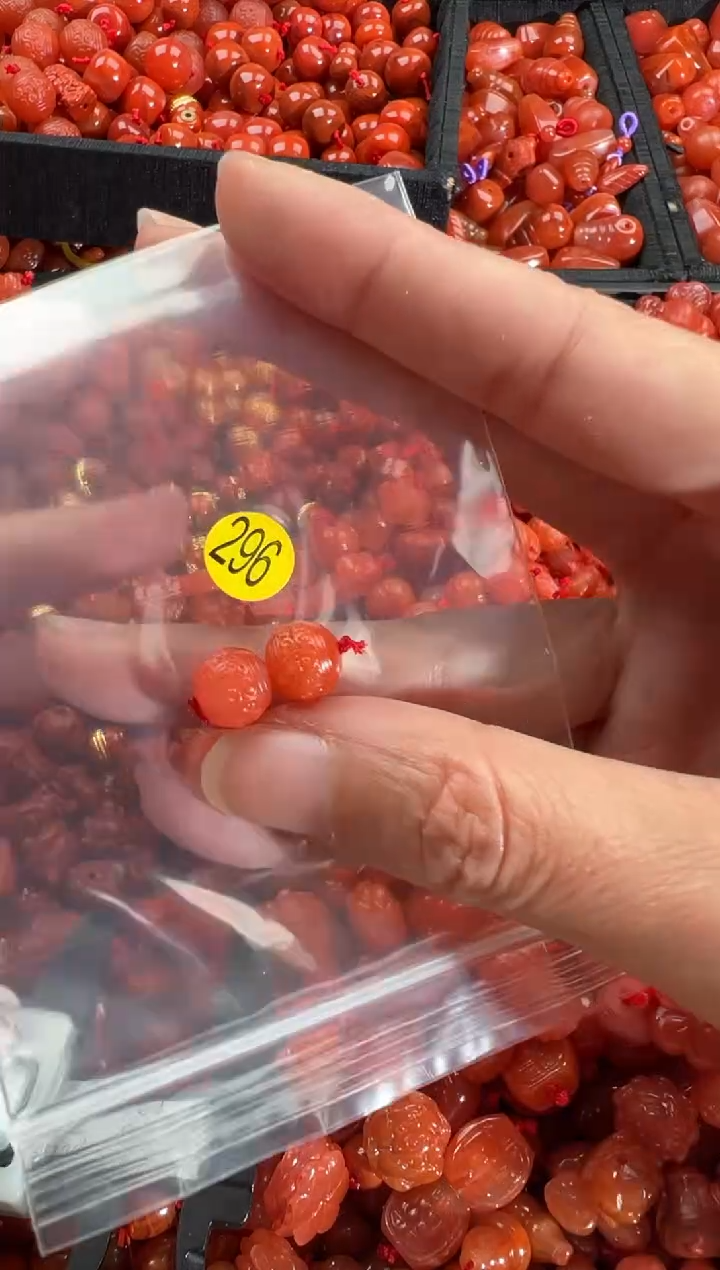 【闪购商品】南红玛瑙颈饰未镶嵌1