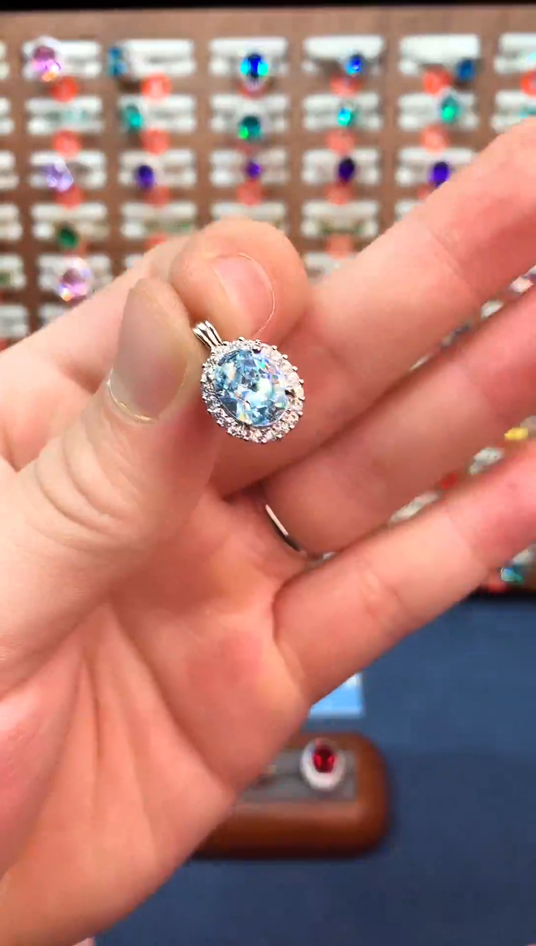 未镶嵌吊坠(赠链)海蓝宝石......