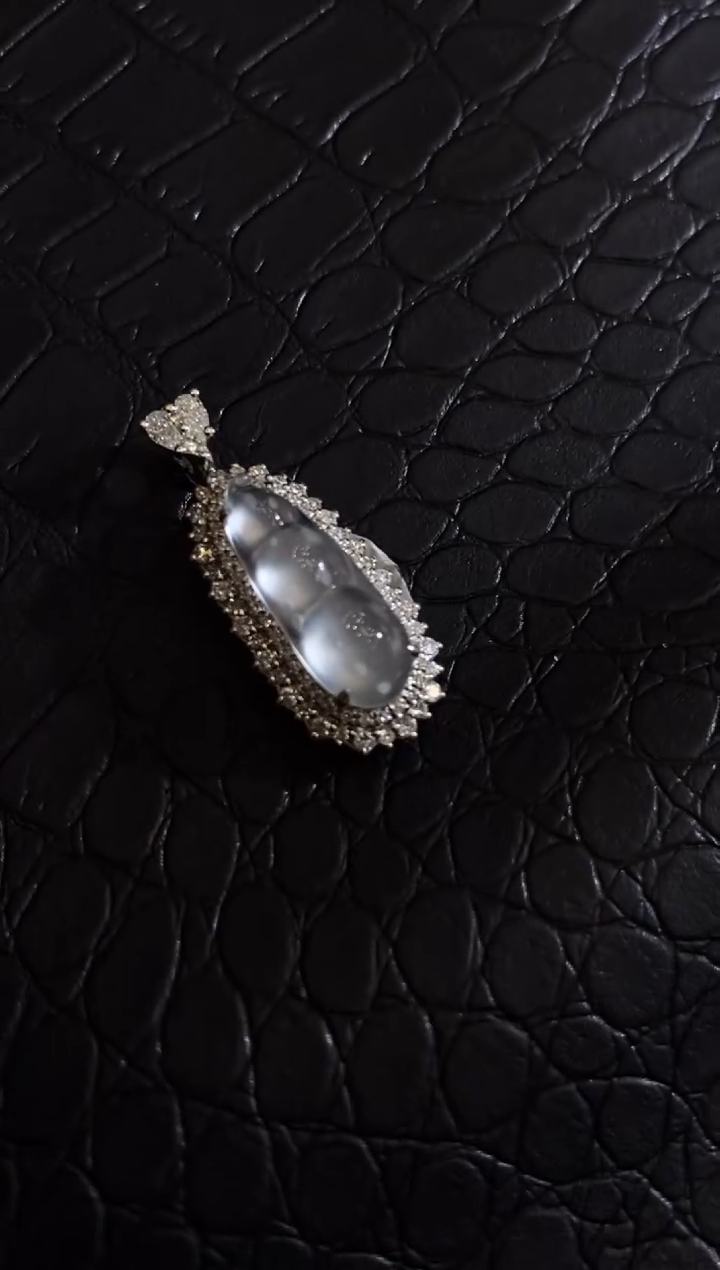 颈饰18K金镶嵌翡翠1****e收到货48小时鉴赏期（超时不退不换）