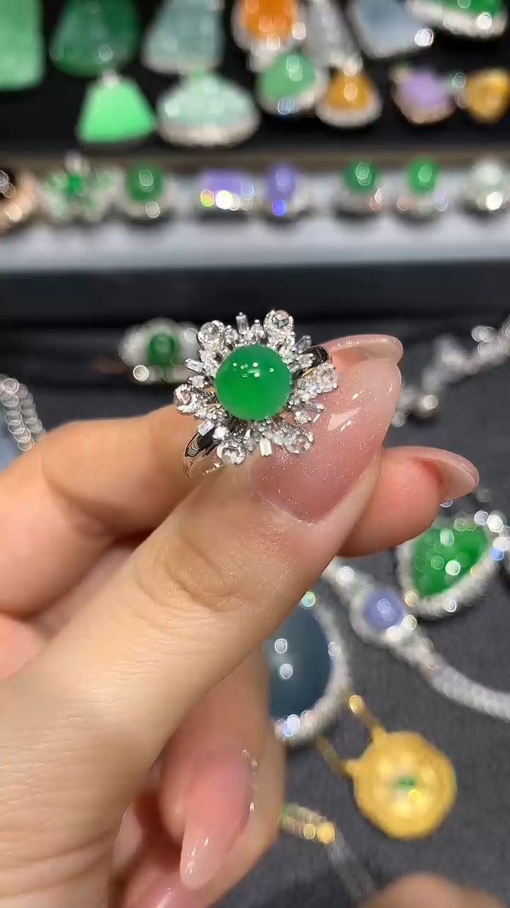 翡翠18K金镶嵌戒指5吊坠不含链