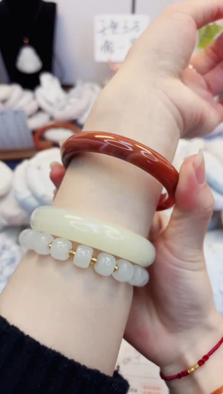 【闪购商品】石英质玉手镯未镶嵌435-玛瑙-圈口60