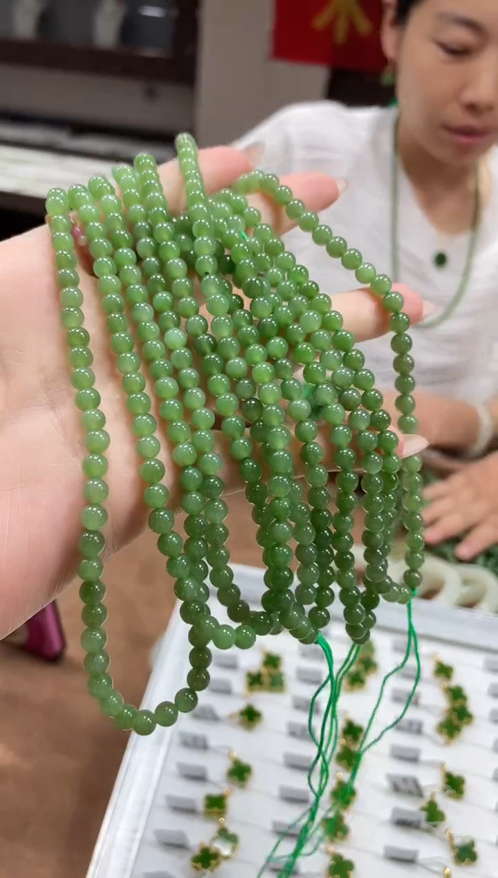 和田玉未镶嵌颈饰多样性发其一果绿链子6mm   wf