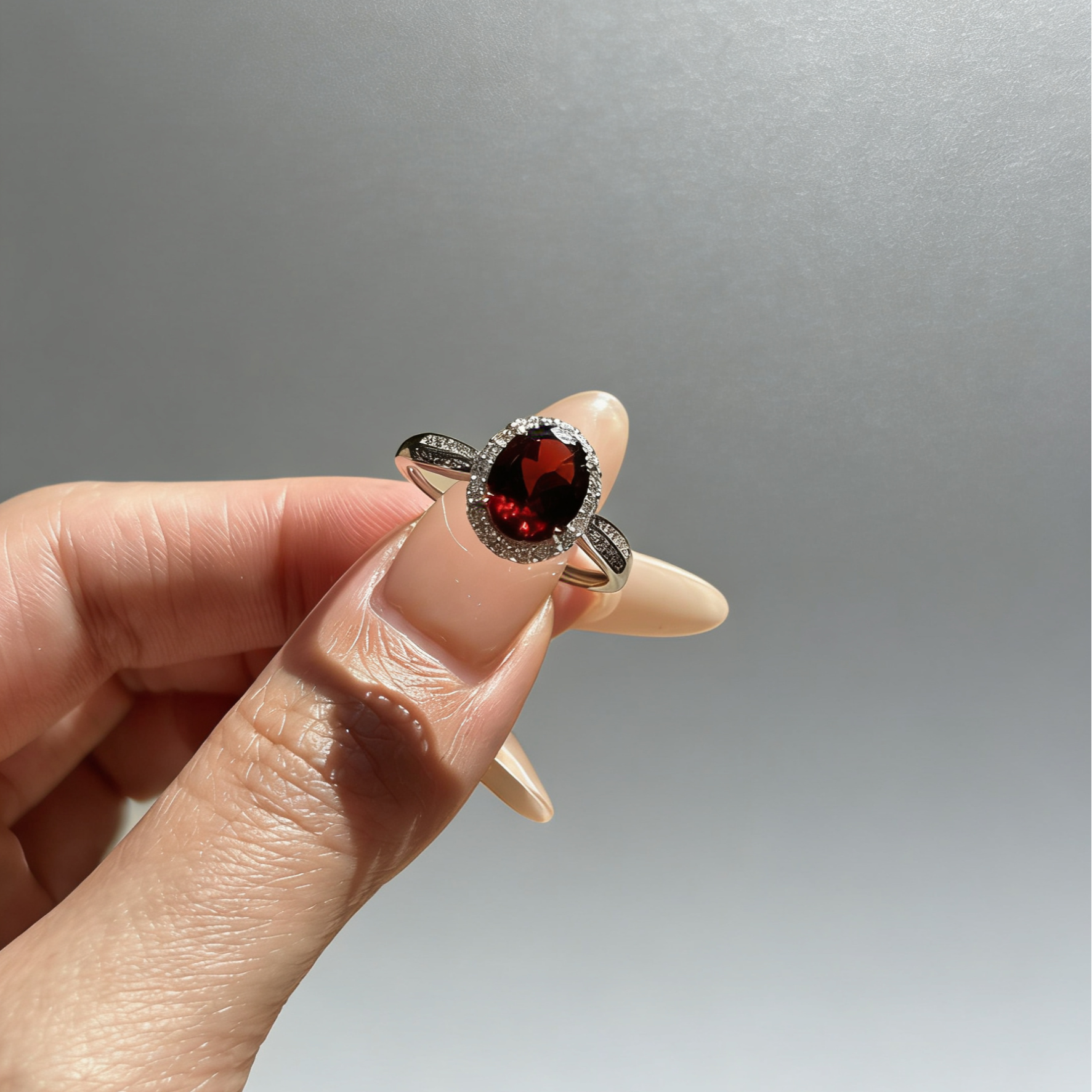 主推款经典掐腰石榴石切面包可调节圈口女神款