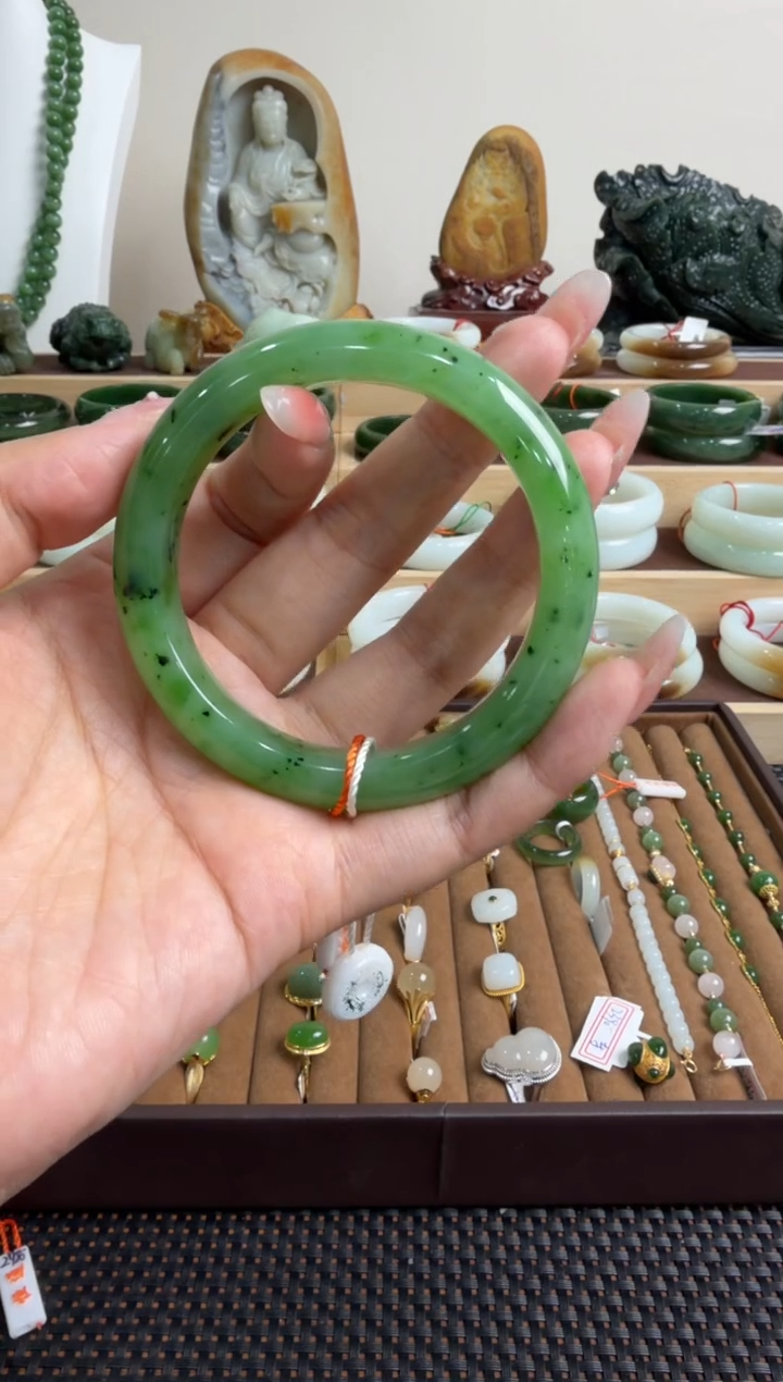 颈饰未镶嵌和田玉手镯56