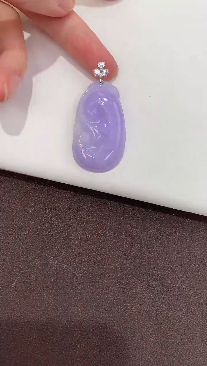 翡翠18K金镶嵌颈饰天然缅甸A货翡翠
