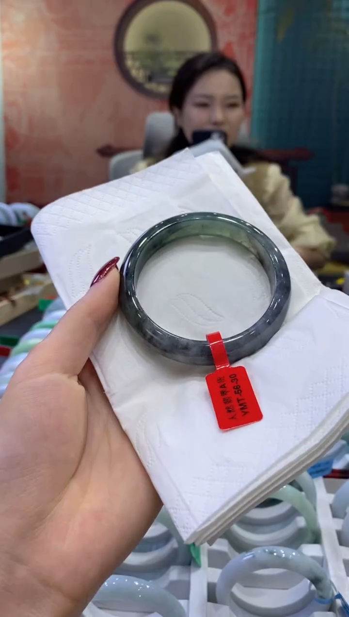 【闪购商品】翡翠手镯未镶嵌多人00550