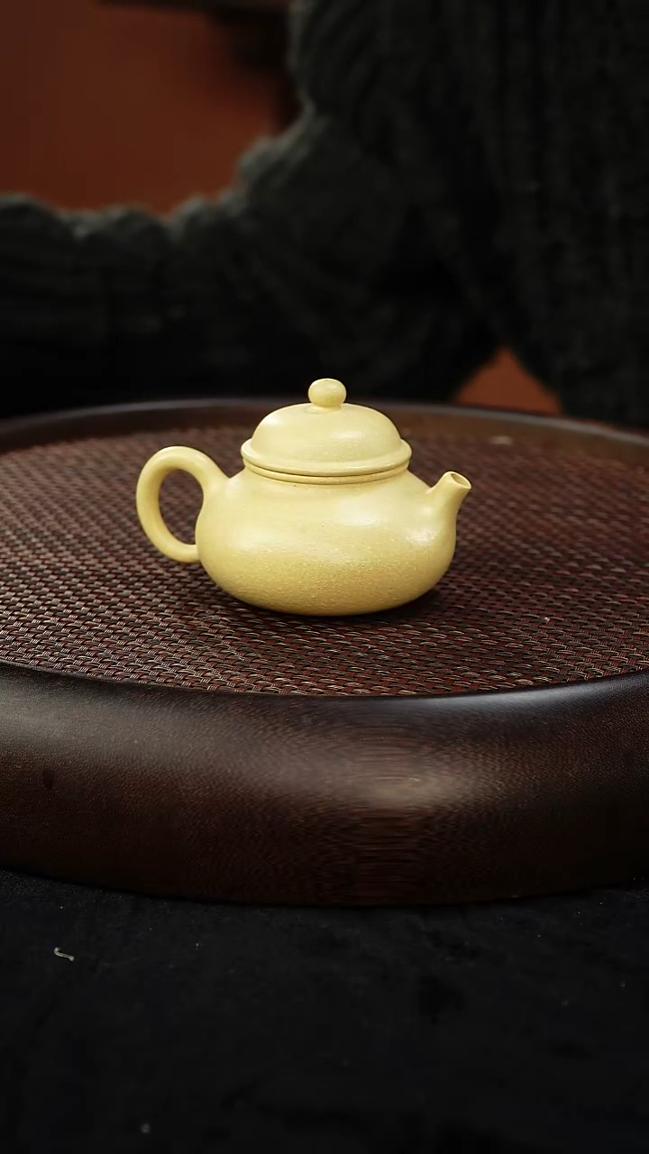 茶壶紫砂容天 本山绿泥