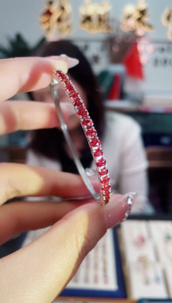【闪购商品】彩色蓝宝石手镯银S925镶嵌手镯