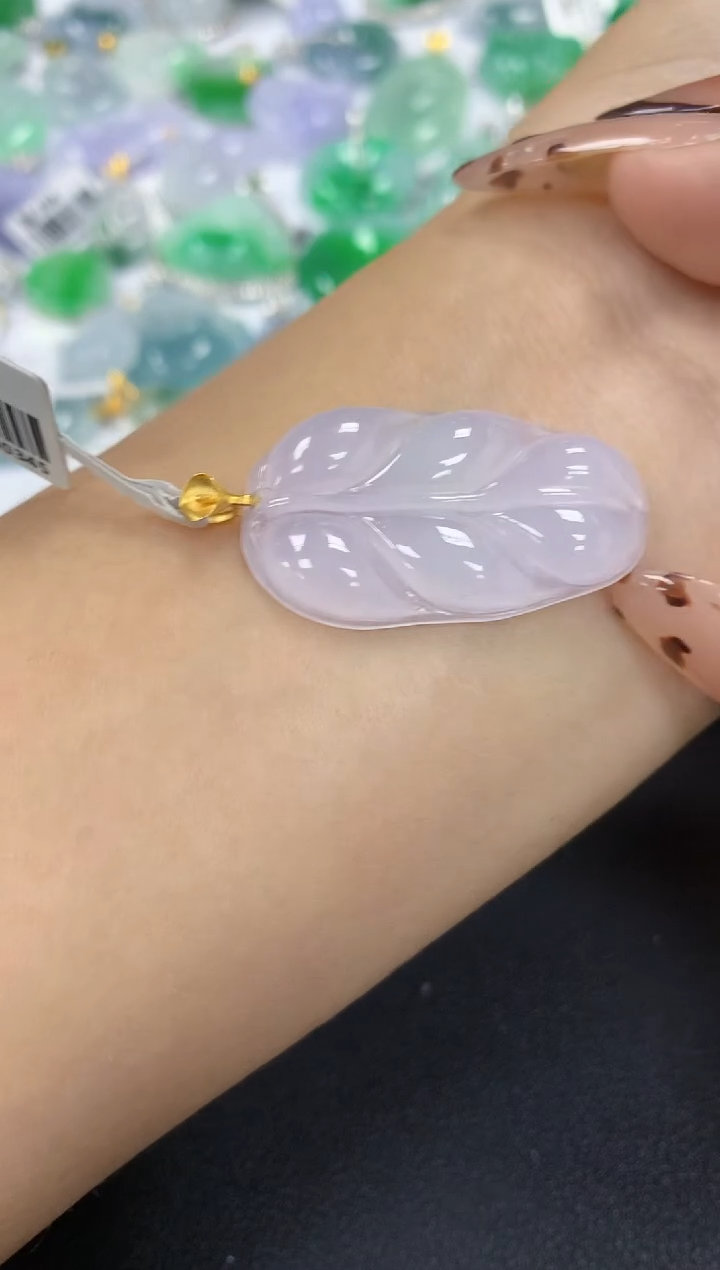 颈饰18K金镶嵌翡翠a货假一赔三支持复检百元上9元证书费自理