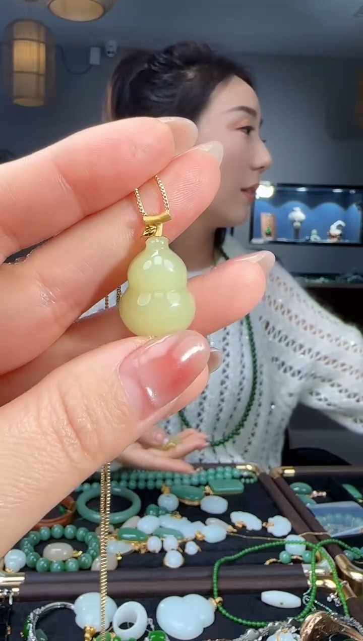 吊坠(不含链)18K金镶嵌和田玉1