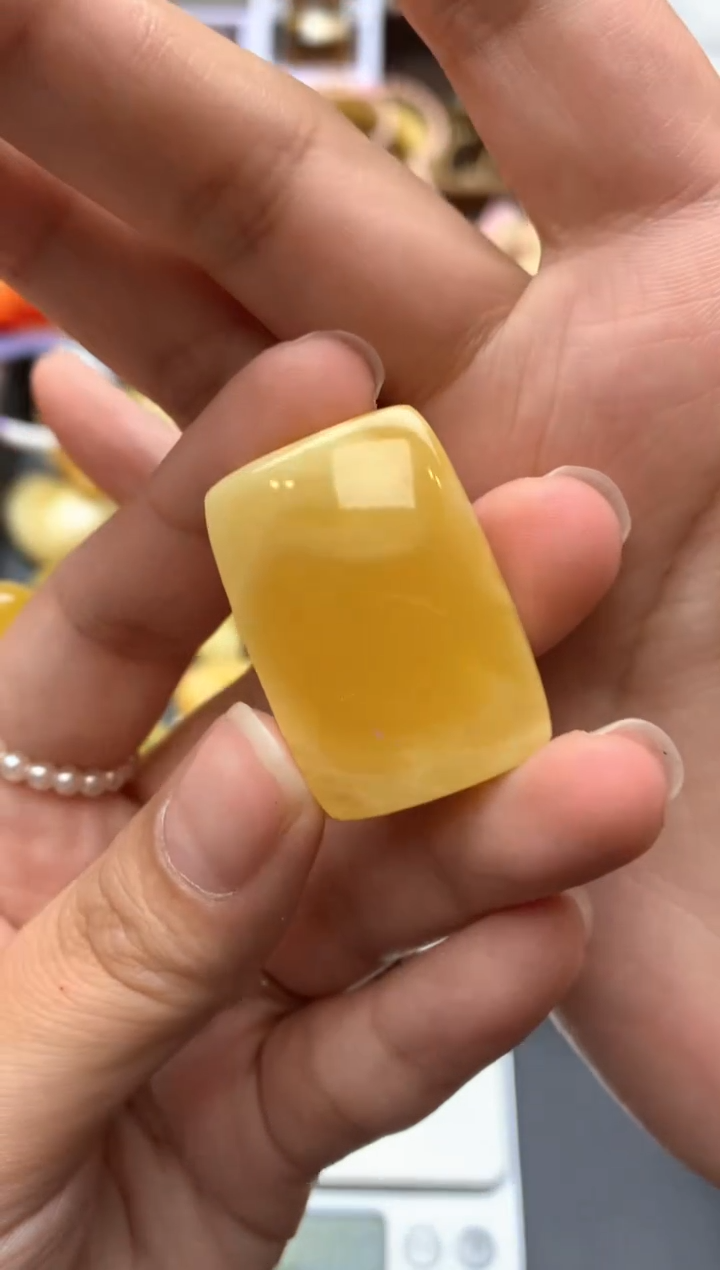 【闪购商品】琥珀珠宝奇石未镶嵌055琥珀蜜蜡花粉有纹小坑介意勿拍