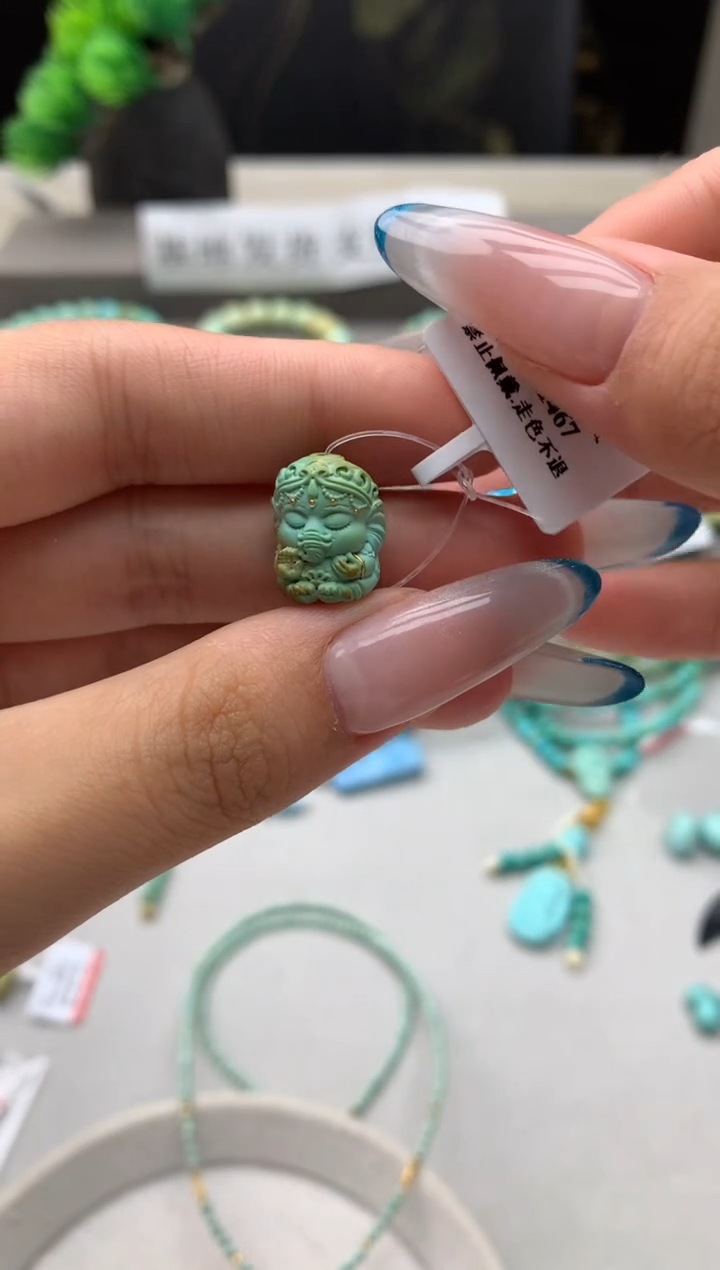 绿松石未镶嵌雕刻C55