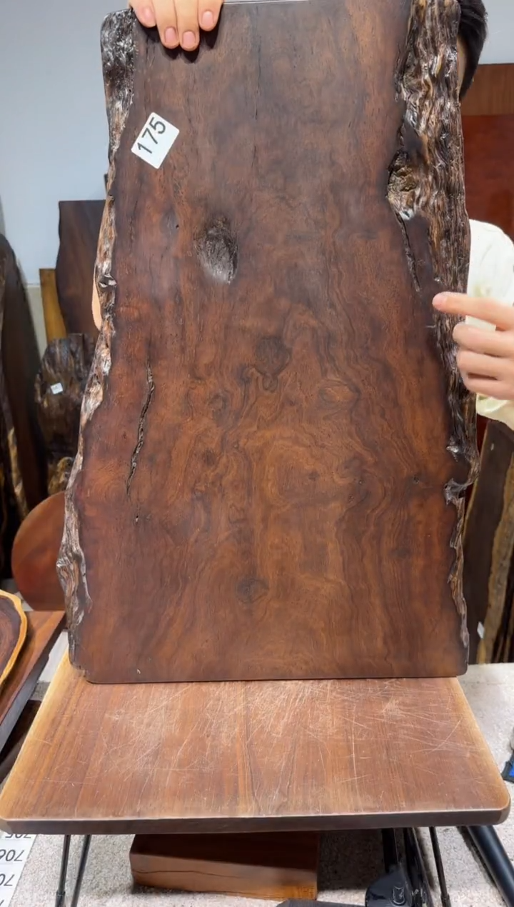 风车木（黑檀木）尺寸70*40*2.3编号175