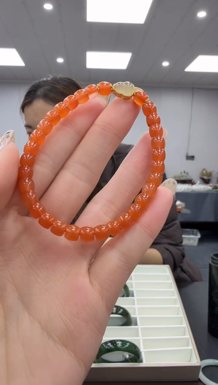 未镶嵌手链南红玛瑙多样性发其一jrj