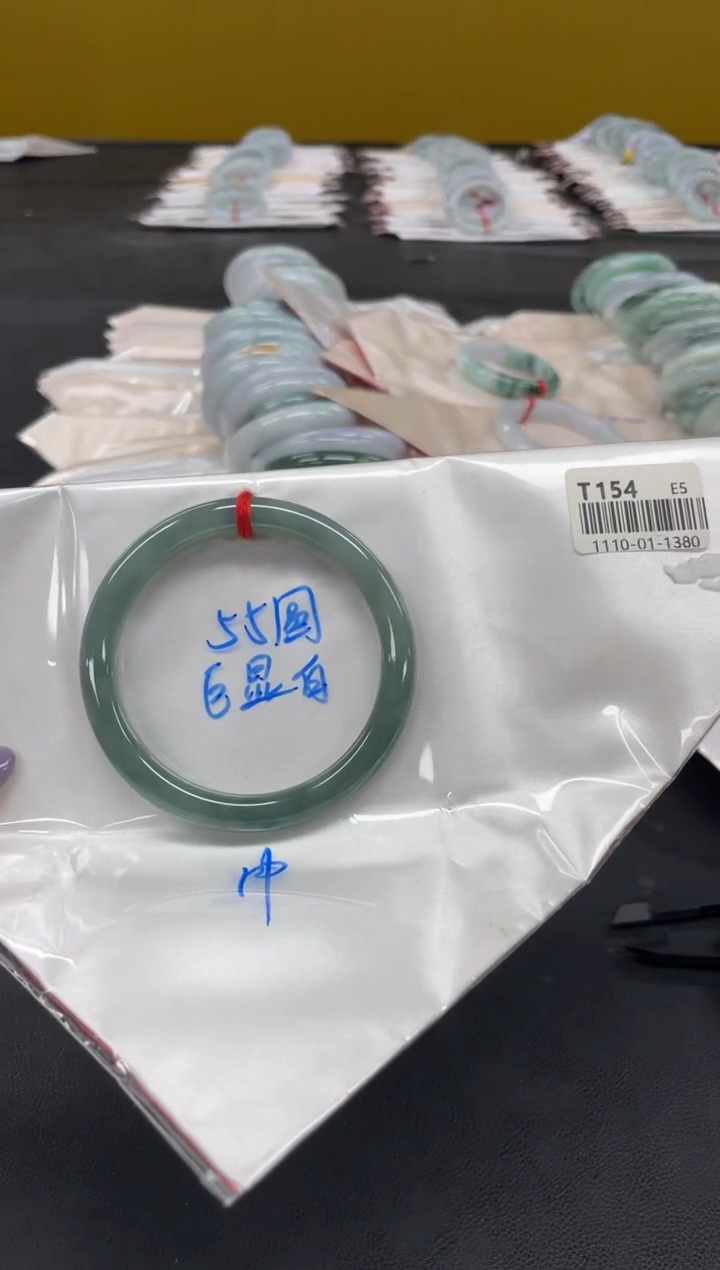 未镶嵌手镯翡翠翡翠手镯