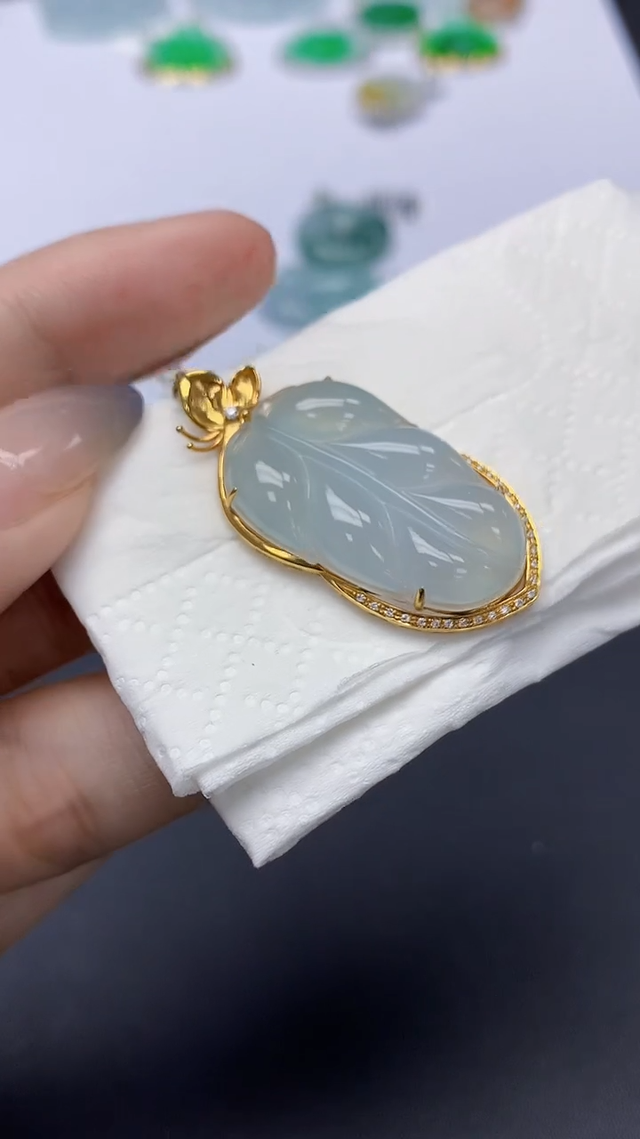 翡翠18K金镶嵌颈饰天然缅甸a货翡翠