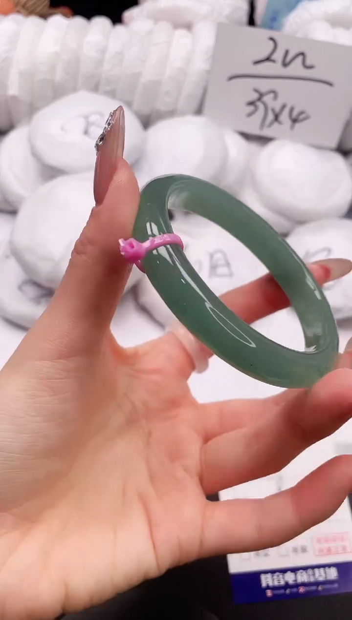 【闪购商品】石英质玉手镯未镶嵌7K113-59