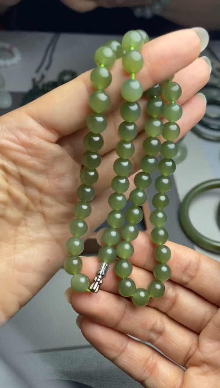 和田玉未镶嵌颈饰1