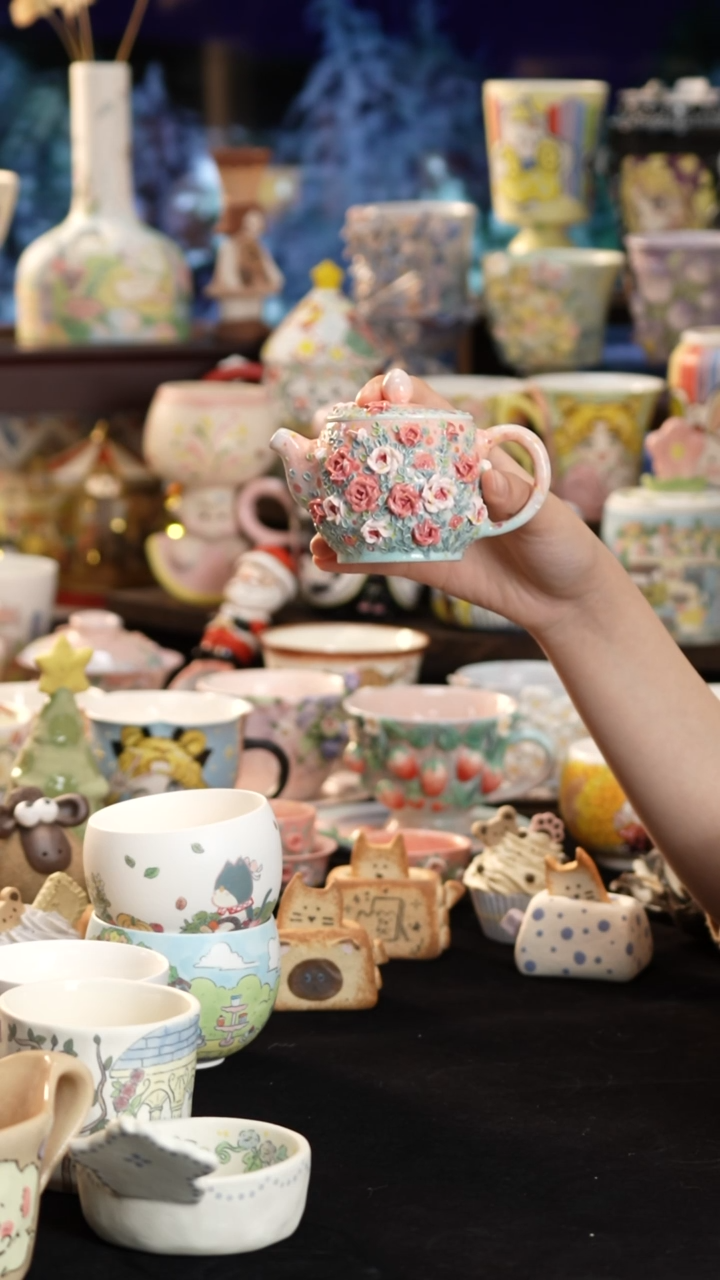 摆件陶景德镇釉下彩手绘设计师款陶瓷