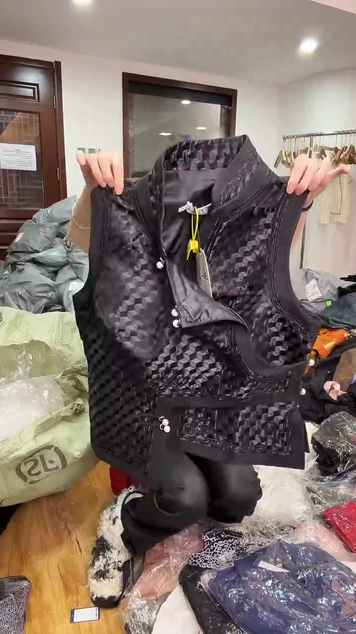 XL码      115-125斤  马甲