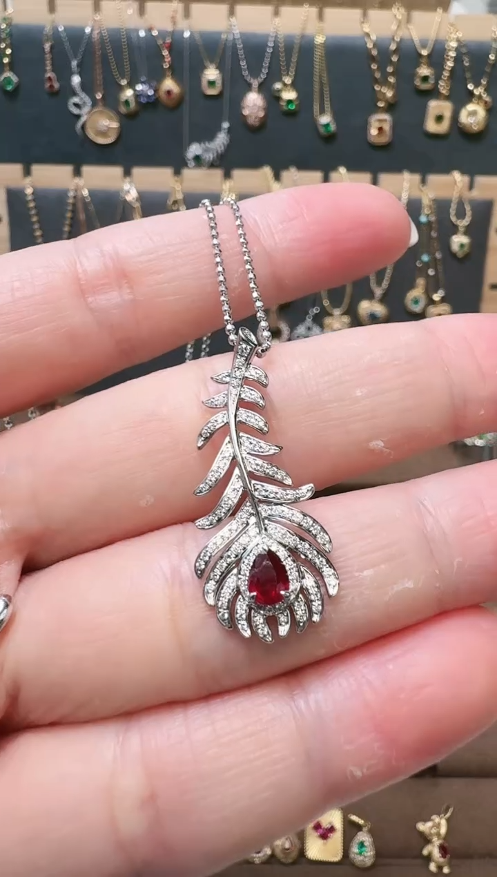 【闪购商品】红宝石吊坠(不含链)18K金镶嵌18K金红宝石羽毛吊坠