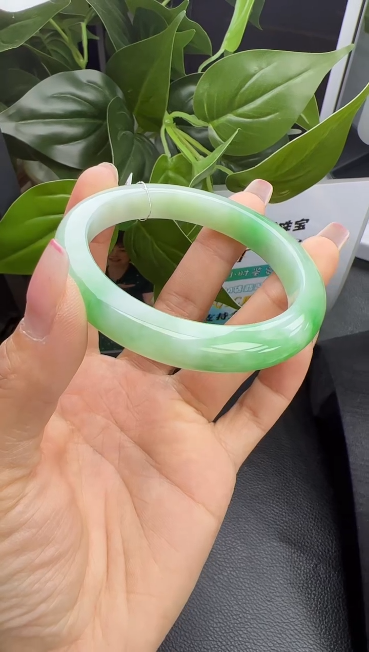 【闪购商品】翡翠手镯未镶嵌K505-181 手镯 51-52圈