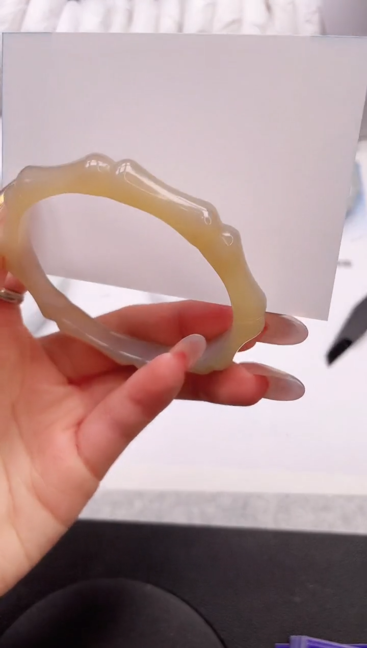 【闪购商品】石英质玉手镯未镶嵌16K264-56