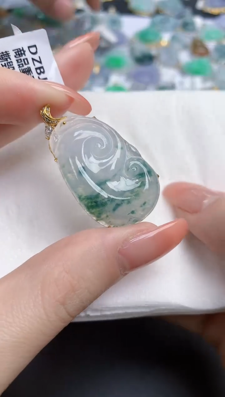 【闪购商品】翡翠颈饰18K金镶嵌天然缅甸翡翠A货
